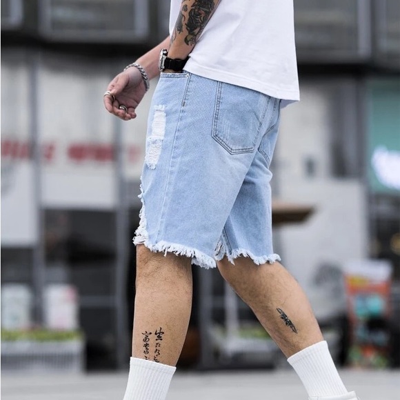 NIB - SHEIN Men Cotton Ripped Frayed Raw Hem Bermuda Denim Shorts - Small - Picture 4 of 12